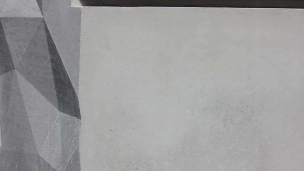 donice z betonu dekoracyjnego szare materiał UHPC