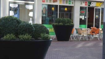 duże donice betonowe