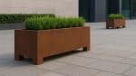 Donica corten Cecilia 17 na placu miejskim-