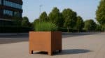 Donica corten Cecilia 9 Mobile w przestrzeni publicznej