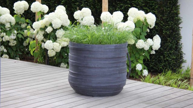 donica betonowa model hydra na tarasie