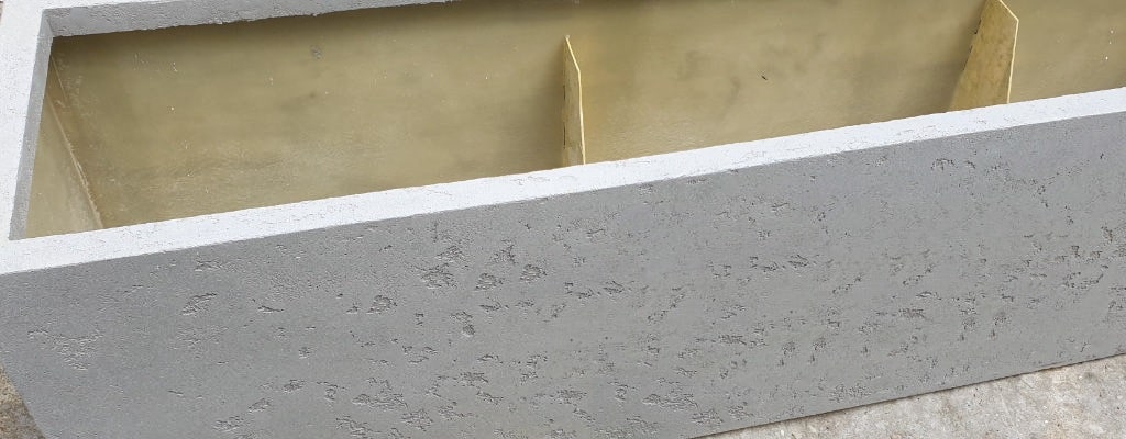 donice imitujące beton szare