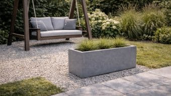 zielony ogród z donicą