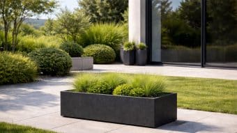 nowoczesna donica z trawami